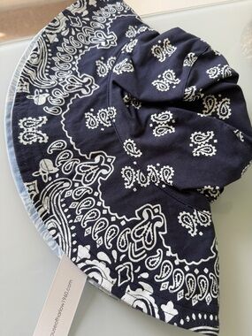 Viral house of Harlow 1960 Navy Paisley bandana reversible Bucket Hat